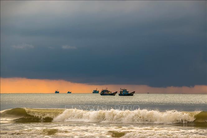 Photo: Back Beach at dawn. VNA Photo: Duy Khương