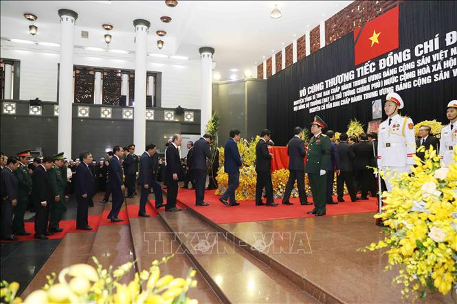 Trong ảnh: Đoàn Quyền Chủ tịch nước Cộng hòa XHCN Việt Nam, do đồng chí Đặng Thị Ngọc Thịnh, Ủy viên Trung ương Đảng, Quyền Chủ tịch nước làm Trưởng đoàn, viếng đồng chí Đỗ Mười. Ảnh: TTXVN
