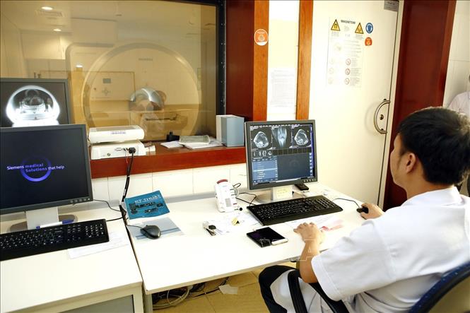 Trong ảnh:  Bệnh viện Đa khoa Hà Tĩnh đầu tư thiết bị y tế hiện đại phục vụ người bệnh. Ảnh: Dương Ngọc – TTXVN