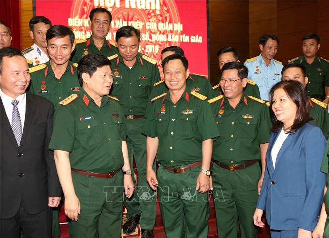 Trong ảnh: Đại tướng Ngô Xuân Lịch với các đại biểu. Ảnh: Dương Giang – TTXVN