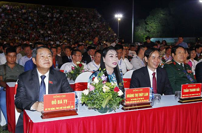 Trong ảnh: Phó Chủ tịch Quốc hội Đỗ Bá Tỵ cùng các đại biểu dự Lễ công bố. Ảnh: Văn Điệp - TTXVN