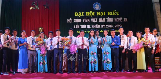 Trong ảnh: Đại hội đã bầu Ban Chấp hành Hội Sinh viên Việt Nam tỉnh Nghệ An lần thứ 3, năm 2018-2023 với 27 thành viên. Ảnh: Nguyễn Oanh - TTXVN