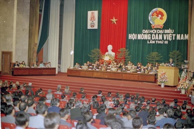 Trong ảnh: Đại hội Đại biểu toàn quốc lần thứ III Hội Nông dân Việt Nam, ngày 19-20/11/1998, tại Hà Nội. Ảnh: Đình Na - TTXVN