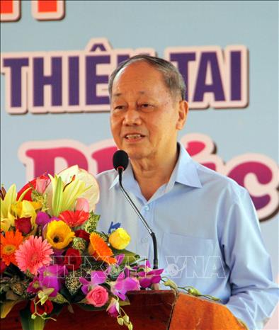 Trong ảnh: Ông Phan Diễn, nguyên Ủy viên Bộ Chính trị, Thường trực Ban Bí thư, Chủ tịch Hội đồng Quản lý Quỹ hỗ trợ phòng tránh thiên tai miền Trung phát biểu lễ khánh thành Công trình. Trịnh Bang Nhiệm - TTXVN