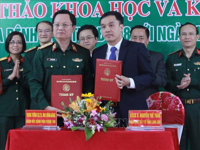 	
Trong ảnh: Bệnh viện Trung ương Quân đội 108 và ngành Y tế Lạng Sơn ký kết hợp tác. Ảnh: Quang Duy - TTXVN