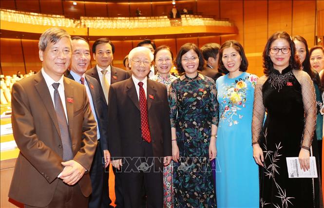 Trong ảnh: Tổng Bí thư Nguyễn Phú Trọng và các đại biểu dự khai mạc Kỳ họp thứ sáu, Quốc hội khóa XIV. Ảnh: Trọng Đức - TTXVN