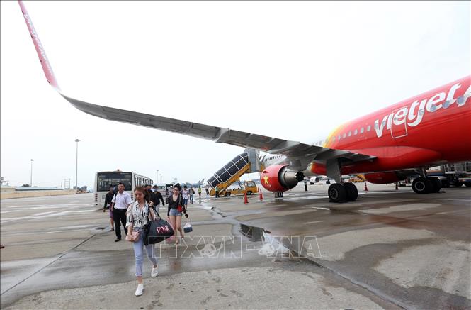 Trong ảnh: Từ đầu năm đến nay Vietjet vận chuyển 16,8 triệu hành khách. Ảnh: Huy Hùng – TTXVN