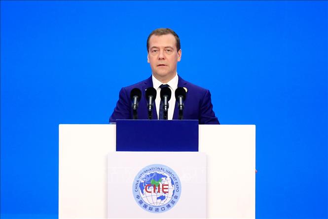Trong ảnh: Thủ tướng Nga Dmitry Medvedev phát biểu tại Hội chợ nhập khẩu quốc tế Trung Quốc ở Thượng Hải ngày 5/11/2018. Ảnh: AFP/ TTXVN