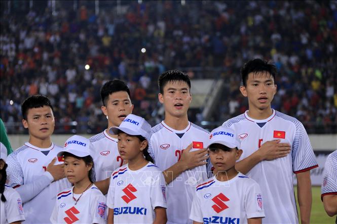 Trong ảnh: Các cầu thủ đội tuyển Việt Nam trong trận ra quân gặp tuyển quốc gia Lào. Ảnh: Phạm Kiên – Phóng viên TTXVN tại Lào