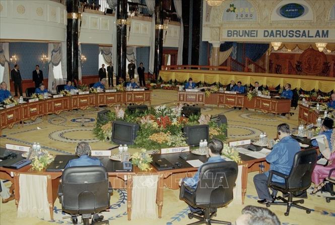 Trong ảnh: Hội nghị Cấp cao APEC lần thứ 8, tổ chức ra tại Vương quốc Brunei, ngày 15/11/2000. Ảnh: Nguyễn Khang-TTXVN