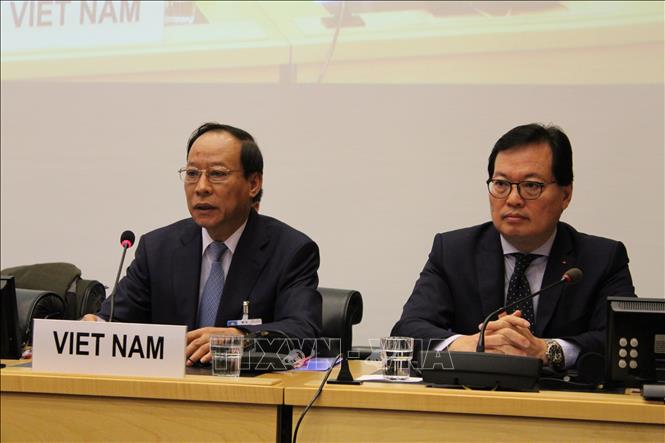 Trong ảnh: Thứ trưởng Bộ Công an, Thượng tướng Lê Quý Vương (trái) tại phiên trình bày báo cáo quốc gia của Việt Nam về thực thi Công ước chống tra tấn của Liên hợp quốc. Ảnh: Hoàng Hoa - Pv TTXVN tại Thụy Sĩ

