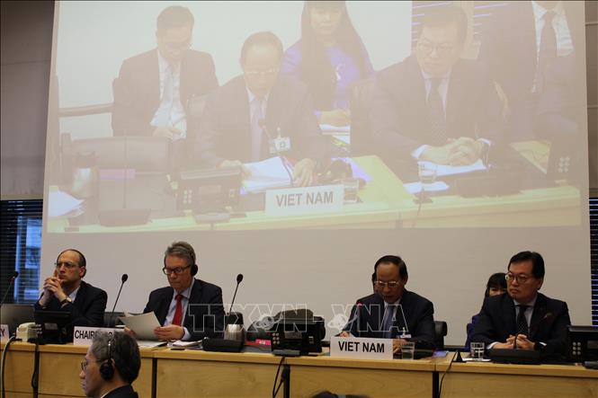 Trong ảnh: Thứ trưởng Bộ Công an Lê Quý Vương (thứ 2 từ phải qua) trình bày báo cáo quốc gia của Việt Nam về thực thi Công ước chống tra tấn. Ảnh: Hoàng Hoa - Pv TTXVN tại Thụy Sĩ