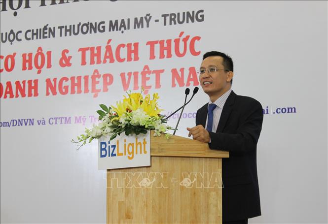 Trong ảnh:  Tiến sĩ Bùi Quang Tín, Giám đốc Trường Doanh nhân BizLight phát biểu khai mạc hội thảo. Ảnh: Xuân Anh  - TTXVN