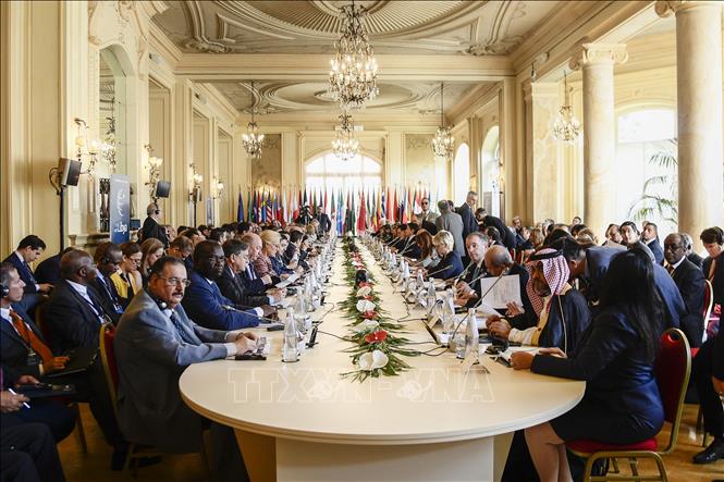Tại Hội nghị quốc tế về Libya tổ chức ở thành phố Palermo (Italy) ngày 13/11/2018, các nhà lãnh đạo chính trị chủ chốt ở Libya cam kết sẽ thực hiện tiến trình chính trị do LHQ bảo trợ, hướng tới chấm dứt tình trạng bất ổn và bạo lực kéo dài suốt 7 năm qua ở quốc gia này. Ảnh: AFP/ TTXVN
