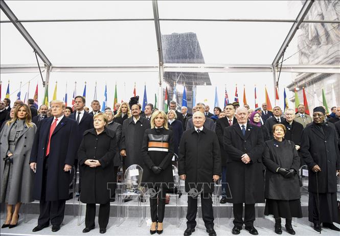 Ngày 11/11/2018, khoảng 70 nhà lãnh đạo trên thế giới đã có mặt tại khu vực Khải Hoàn Môn ở Paris của Pháp để tham dự lễ tưởng niệm 100 năm ngày kết thúc Thế chiến thứ nhất. Ảnh: THX/ TTXVN