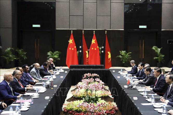 Trong ảnh: Thủ tướng Papua New Guinea Peter O'Neill (thứ 2, trái) hội đàm với Chủ tịch Trung Quốc Tập Cận Bình (thứ 2, phải) đang ở thăm Port Moresby, ngày 16/11/2018. Ảnh: THX/ TTXVN