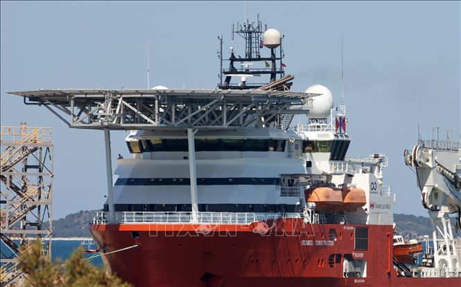 Trong ảnh: Tàu chuyên dụng Seabed Constructor phục vụ công tác tìm kiếm trên biển, neo đậu tại thị trấn Henderson, Australia ngày 8/2/2018. Ảnh: AFP/ TTXVN 