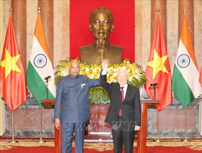 Photo: Party General Secretary and President Nguyen Phu Trong and Indian President Ram Nath Kovind at a press conference after their talks. VNA Photo: Trí Dũng