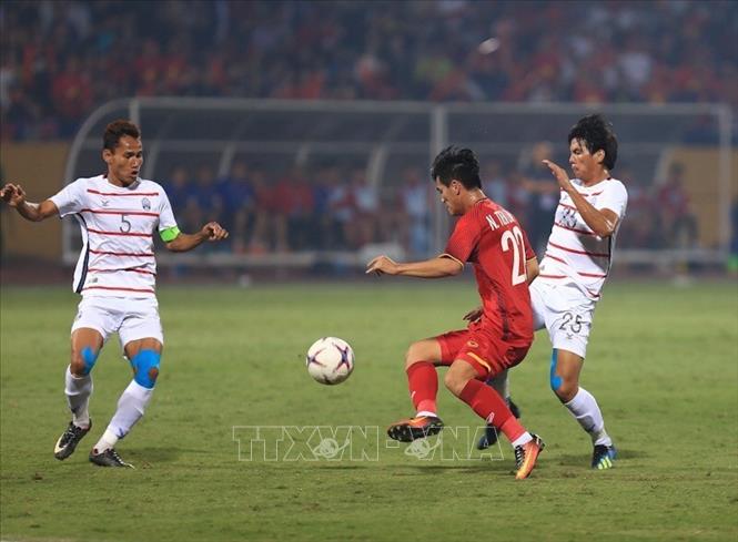 Trong ảnh: Pha đi bóng của tiền đạo Nguyễn Tiến Linh (số 22). Ảnh: Trọng Đạt - TTXVN