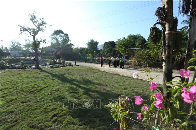Trong ảnh: Khuôn viên của khu Homestay Mường Then. Ảnh: Tuấn Anh - TTXVN