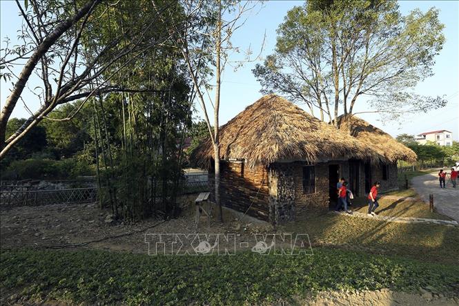 Trong ảnh: Nhà cộng đồng tại Homestay Mường Then. Ảnh: Tuấn Anh - TTXVN