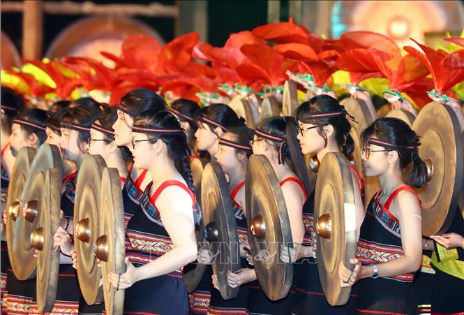 Trong ảnh: Chương trình nghệ thuật tại lễ khai mạc Festival Văn hoá Cồng chiêng Tây Nguyên 2018. Ảnh: Thống Nhất -TTXVN