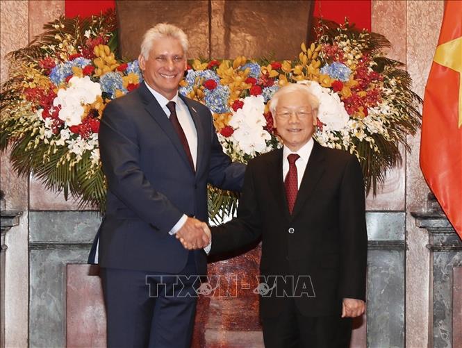 Trong ảnh: Tổng Bí thư, Chủ tịch nước Nguyễn Phú Trọng đón và hội đàm với đồng chí Miguel Mario Díaz-Canel Bermúdez, Chủ tịch HĐNN và HĐBT Cuba thăm hữu nghị chính thức Việt Nam, sáng 9/11/2018, tại Hà Nội. Ảnh: Trí Dũng – TTXVN