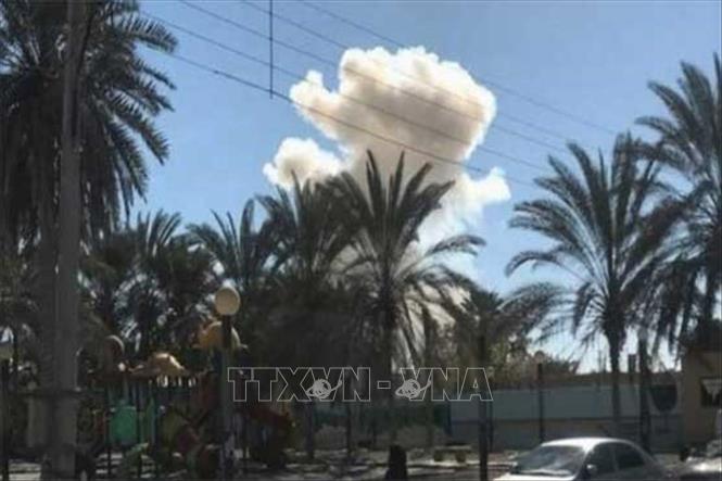 Trong ảnh: Khói bốc lên từ hiện trường vụ đánh bom tại Chabahar, Iran ngày 6/12/2018. Ảnh: Dunyanews/ TTXVN