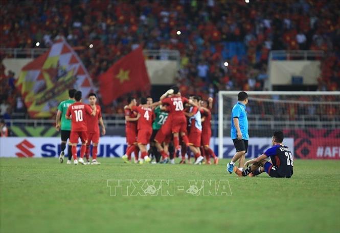 Trong ảnh: Philippines đã rất nỗ lực, nhưng các tuyển thủ Việt Nam là những người xứng đáng giành chiến thắng và có mặt tại chung kết AFF Suzuki Cup 2018. Ảnh: Trọng Đạt - TTXVN