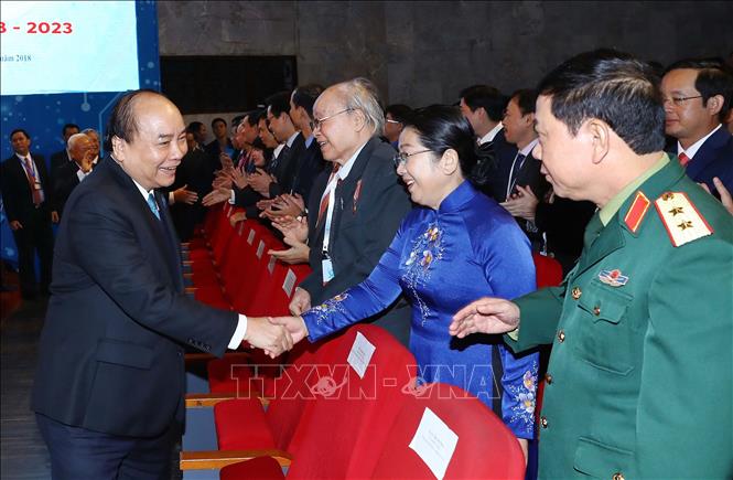 Trong ảnh: Thủ tướng Nguyễn Xuân Phúc với các đại biểu dự Đại hội. Ảnh: Thống Nhất –TTXVN
