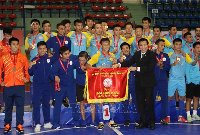 Trong ảnh: Đội Khánh Hòa giành huy chương vàng môn Futsal nam. Ảnh: Thanh Tùng – TTXVN