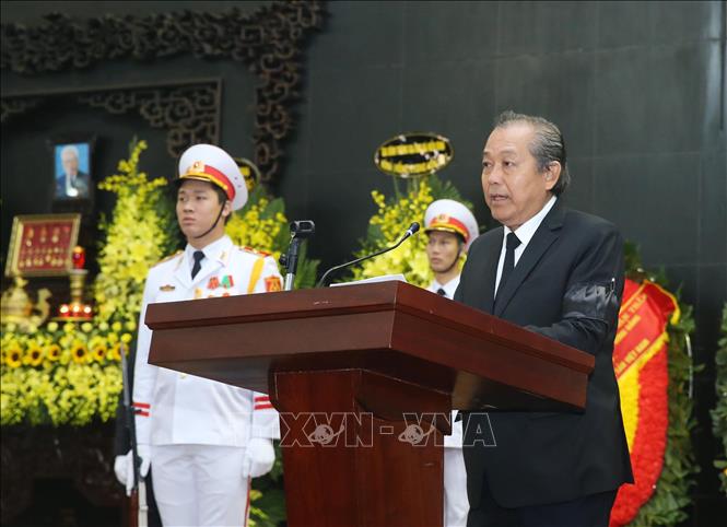 Trong ảnh: Ủy viên Bộ Chính trị, Phó Thủ tướng Thường trực Trương Hòa Bình, Trưởng Ban tổ chức lễ tang đọc điếu văn đồng chí Nguyễn Văn Trân. Ảnh: Lâm Khánh - TTXVN