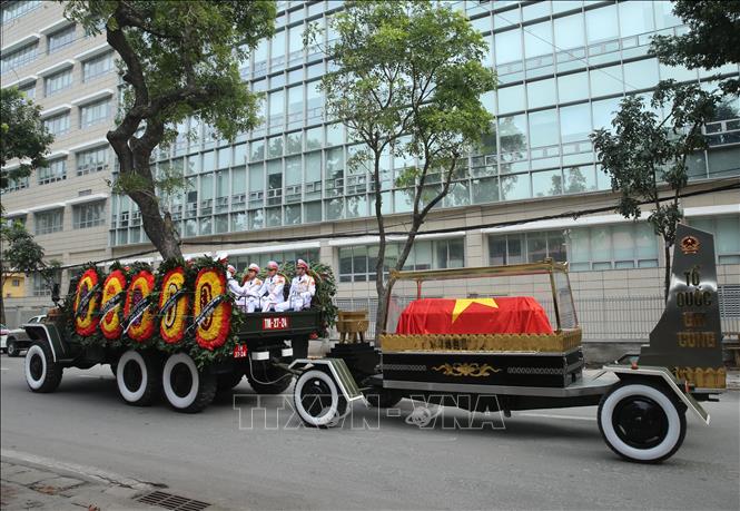 Trong ảnh: Linh xa chở linh cữu đồng chí Nguyễn Văn Trân. Ảnh: Lâm Khánh - TTXVN