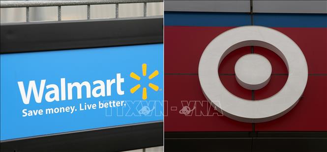 Trong ảnh: Biểu tượng Walmart (trái) và Target. Ảnh: AFP/ TTXVN