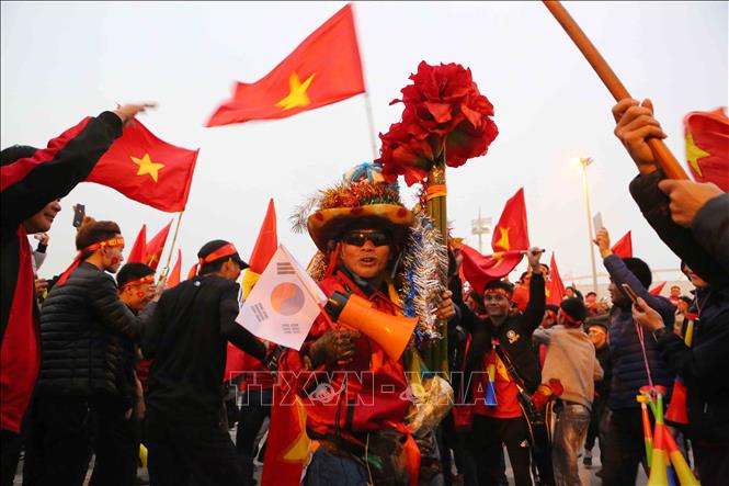 Photo: Vietnamese fans outside My Dinh National Stadium. VNA Photo