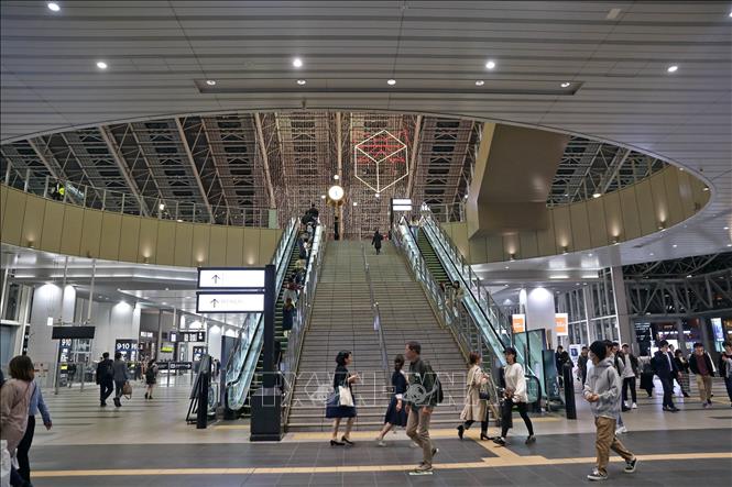 Trong ảnh: Ga trung tâm Osaka, một công trình kiến trúc tiêu biểu của thành phố. Ảnh: Huy Hùng - TTXVN
