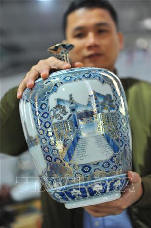 Trong ảnh: Sản phẩm gốm Bồ Bát. Ảnh: Minh Đức - TTXVN