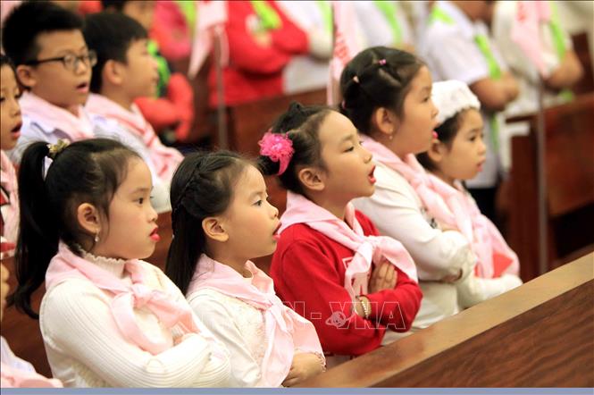 Trong ảnh: Thiếu nhi hát thánh ca tại Nhà thờ Giáo xứ Chính tòa Hải Phòng. Ảnh: An Đăng - TTXVN