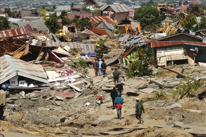Trong ảnh: Cảnh hoang tàn sau thảm họa động đất và sóng thần ở Palu, tỉnh Trung Sulawesi, Indonesia ngày 1/10/2018. Ảnh: AFP/TTXVN