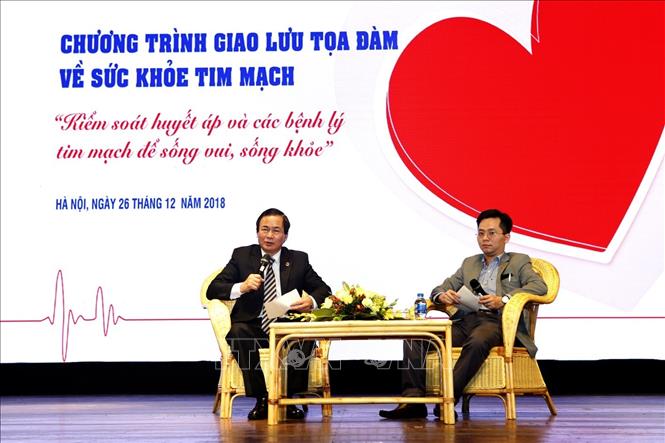 Trong ảnh: GS.TS Nguyễn Lân Việt – Phó Chủ tịch thường trực Hội Tim mạch Việt Nam giao lưu tại chương trình. Ảnh: Dương Ngọc - TTXVN