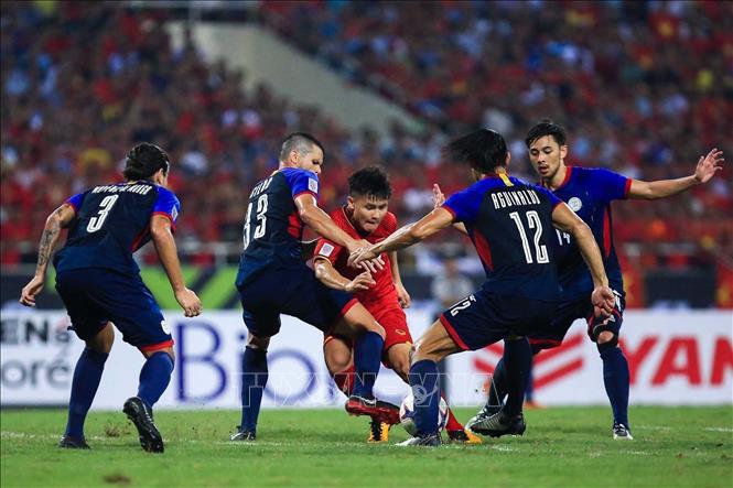Trong ảnh: Với phong độ cao, tiền vệ Nguyễn Quang Hải (19) đã làm chao đảo hàng phòng ngự của tất cả các đối thủ khi gặp đội tuyển Việt Nam trên hành trình chinh phục AFF Suzuki Cup 2018. Anh xứng đáng với danh hiệu Cầu thủ xuất sắc nhất của giải đấu danh giá nhất khu vực Đông Nam Á năm 2018. Ảnh: Trọng Đạt – TTXVN