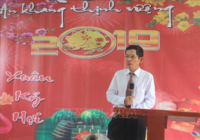 Trong ảnh: Đại sứ Nguyễn Mạnh Cường chúc Tết cộng đồng, các chuyên gia giáo dục, y tế, các doanh nghiệp, cùng toàn thể cán bộ, nhân viên Đại sứ quán Việt Nam ở Angola . Ảnh: Đình Lượng- TTXVN