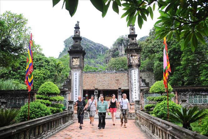 Trong ảnh: Đền thờ Vua Đinh Tiên Hoàng, nơi lưu dấu nhiều giá trị văn hóa, lịch sử, nghệ thuật kiến trúc, tâm linh. Ảnh: Minh Đức - TTXVN