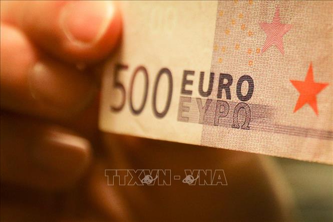 Trong ảnh: Đồng tiền mệnh giá 500 euro. Ảnh: THX/TTXVN