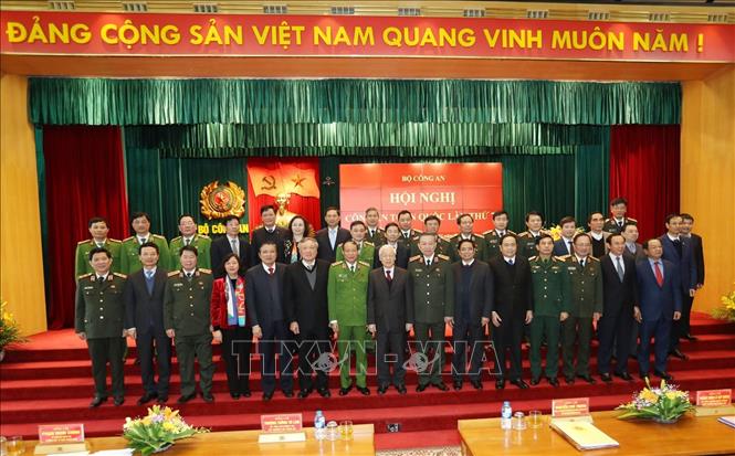  Trong ảnh: Tổng Bí thư, Chủ tịch nước Nguyễn Phú Trọng với các đại biểu dự Hội nghị. Ảnh: Trí Dũng – TTXVN