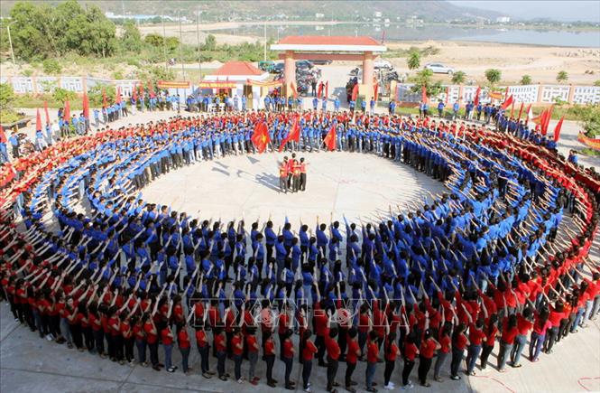 Trong ảnh: Lễ mít tinh “Tuổi trẻ Bình Định chung sức bảo vệ chủ quyền Biển Đông”. Ảnh: Ly Kha – TTXVN
