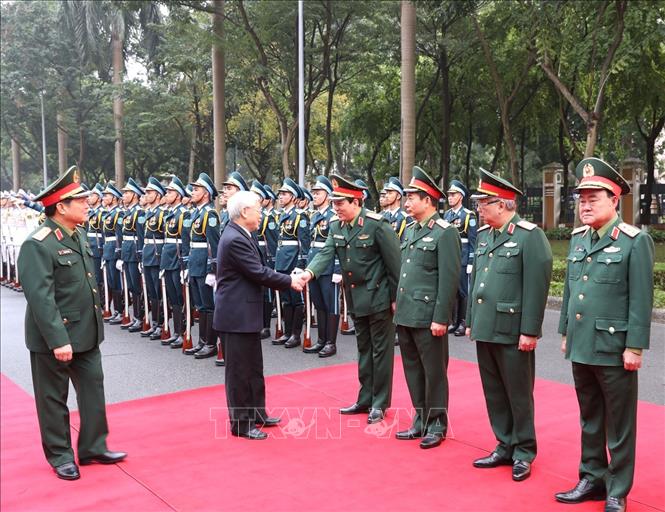 Trong ảnh: Tổng Bí thư, Chủ tịch nước Nguyễn Phú Trọng, Bí thư Quân ủy Trung ương với các đồng chí lãnh đạo Bộ Quốc phòng. Ảnh: Trí Dũng – TTXVN