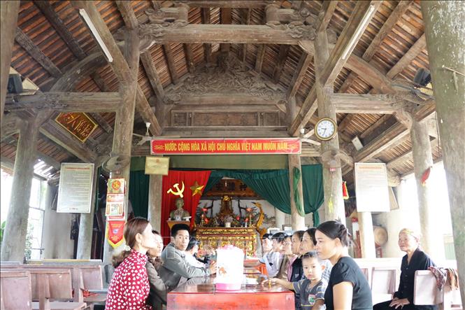 Trong ảnh: Đình Cháy ở xã Diễn Yên, huyện Diễn Châu dù đã được công nhận di tích nhưng bị xuống cấp hư hỏng nhiều. Ảnh: Bích Huệ - TTXVN