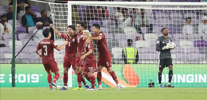  Trong ảnh:  Các cầu thủ Thái Lan ăn mừng bàn gỡ hoà 1-1. Ảnh: Hoàng Linh - TTXVN  