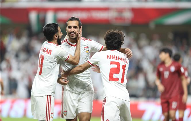  Trong ảnh:  Các cầu thủ UAE ăn mừng bàn thắng mở tỷ số 1-0. Ảnh: Hoàng Linh - TTXVN    